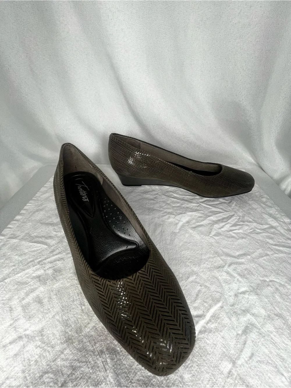 Torrid Taupe Herringbone Cutout Low Wedge Pumps Size 9M